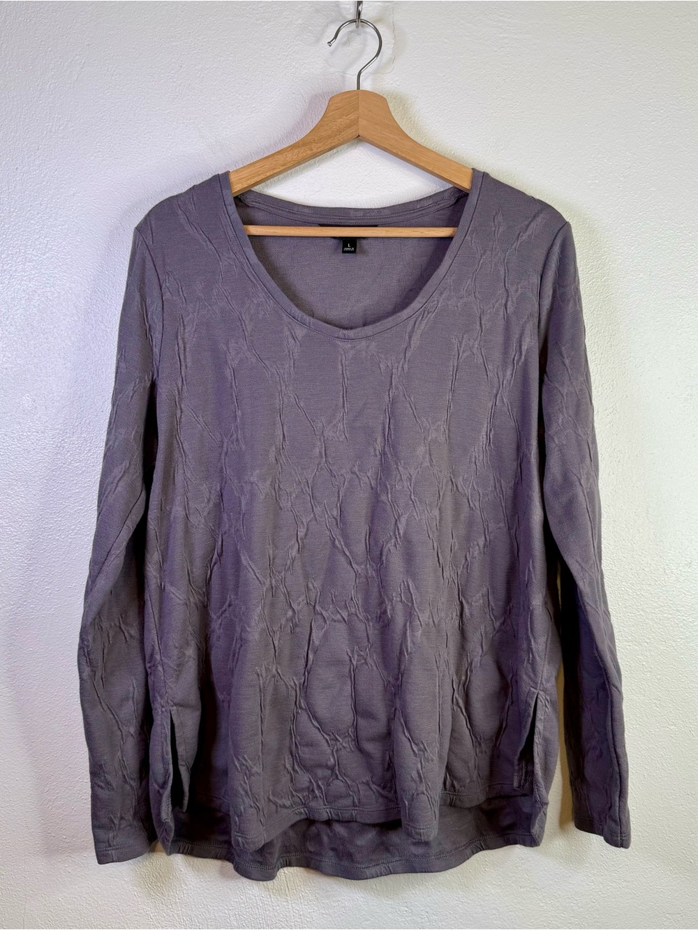 Simply Vera Vera Wang Embossed Crinkle Textured Knit Top Gray, Size Large